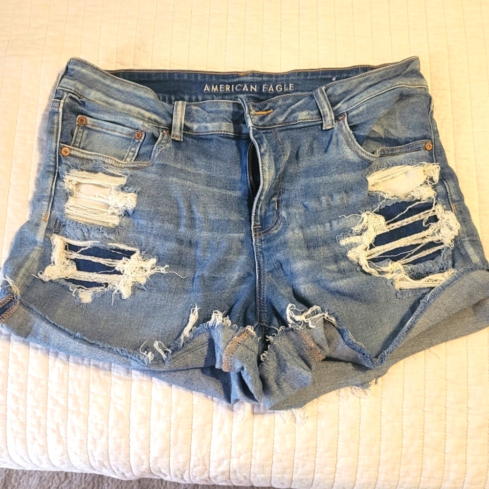 American Eagle Next Level Stretch Shorts size 16